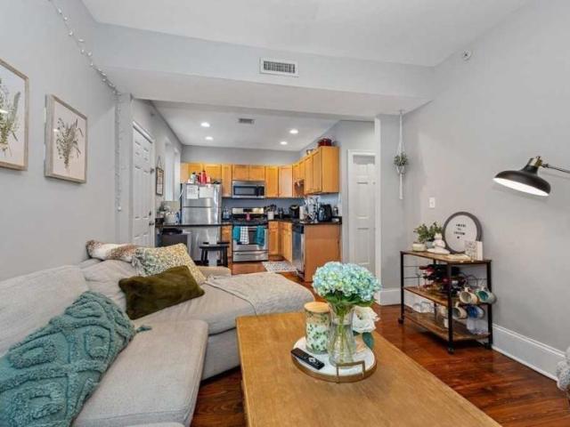 4 bedroom, Boston MA 02120 LS98395435