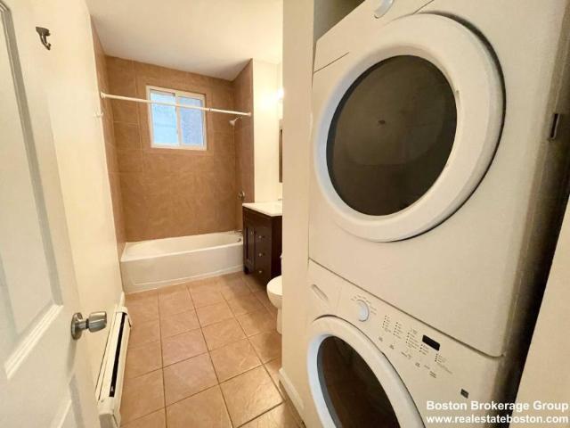 4 bedroom, Boston MA 02120 LS98395563