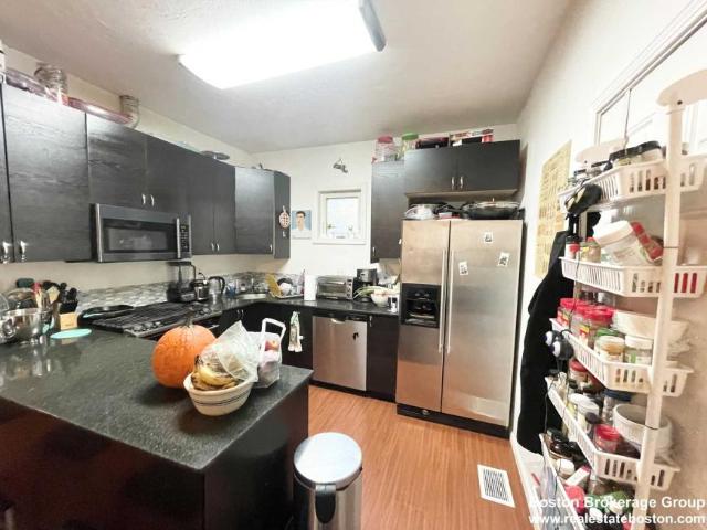 4 bedroom, Boston MA 02120 LS98395646
