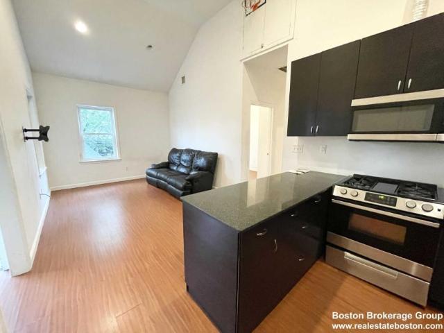 4 bedroom, Boston MA 02120 LS98395381