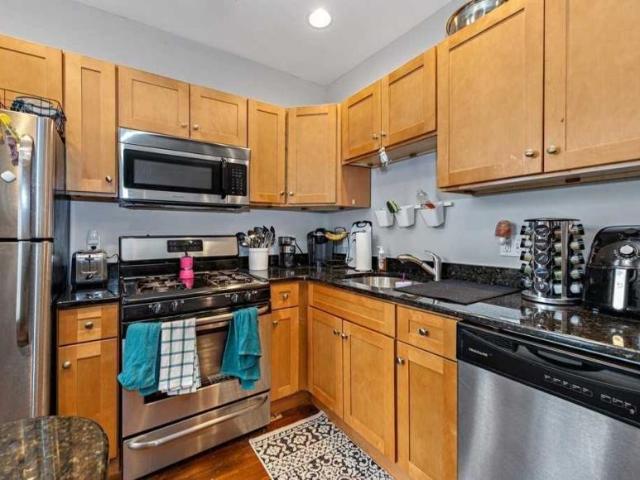 4 bedroom, Boston MA 02120 LS98397052