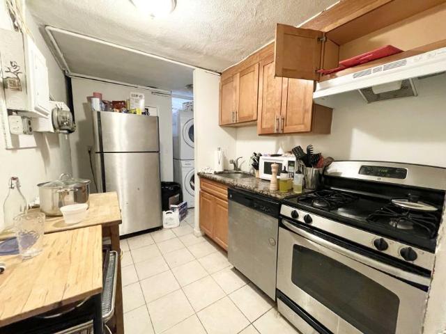 4 bedroom, Boston MA 02120 98394689