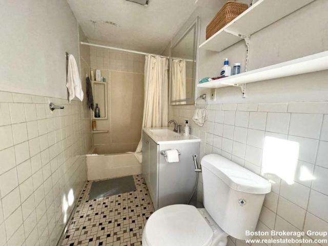 4 bedroom, Boston MA 02120 98397102
