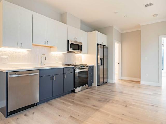 4 bedroom, Boston MA 02134 LS98397569