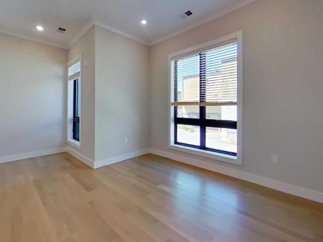 4 bedroom, Boston MA 02134 LS98397581