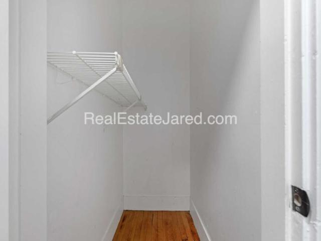4 bedroom, Boston MA 02134 LS98397117