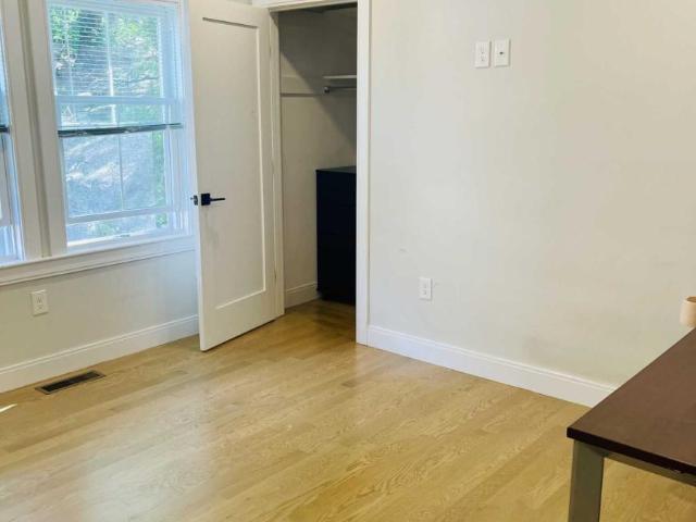 4 bedroom, Boston MA 02134 LS98397118