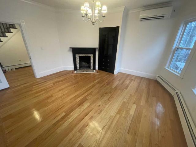 4 bedroom, Boston MA 02134 98394625