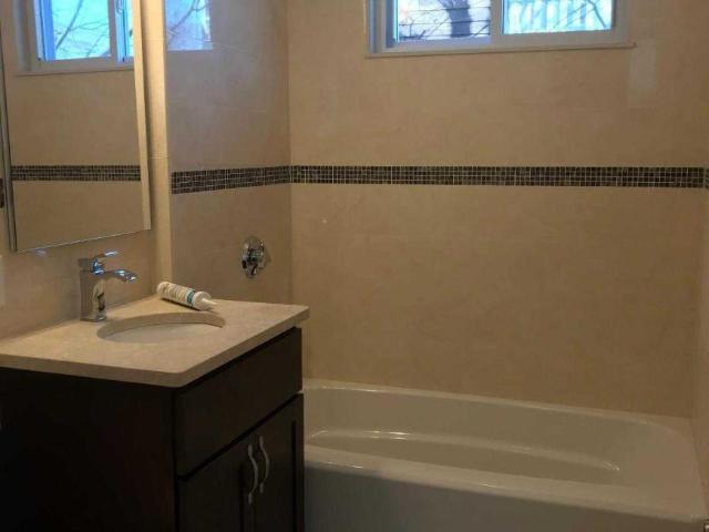 4 bedroom, Boston MA 02135 98397327