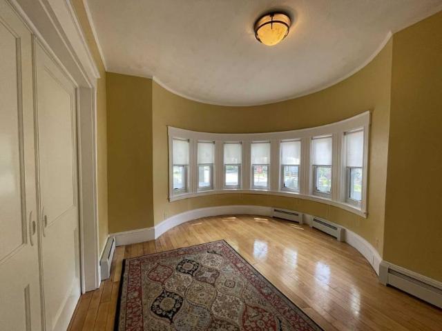4 bedroom, Boston MA 02132 LS98396968