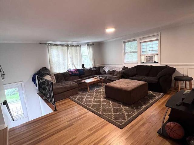 4 bedroom, Boston MA 02132 LS98396063