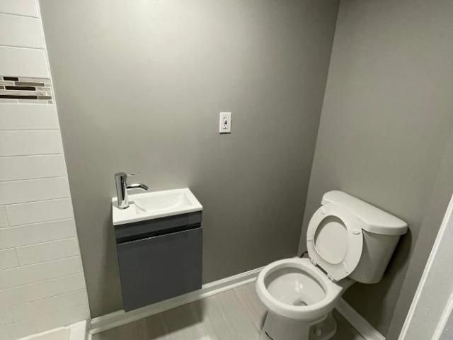 4 bedroom, Baltimore MD 21239 106219594