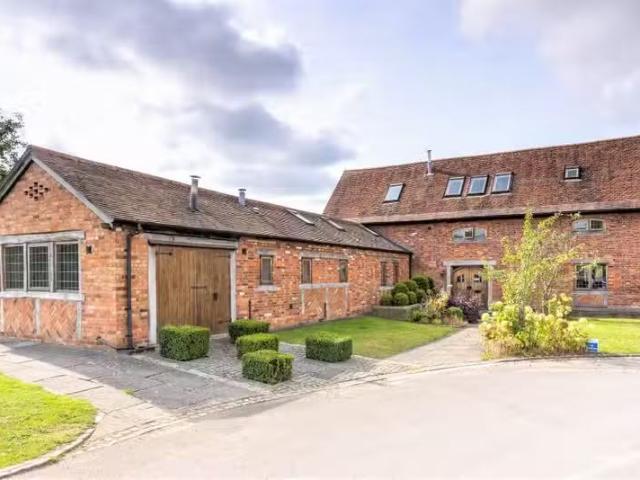 4 bedroom barn conversion for rent in Bilton Fields Farm Lane.
