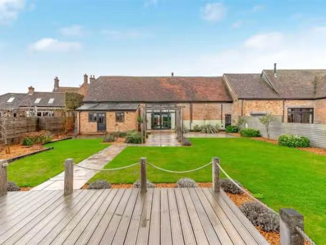 4 bedroom barn conversion for rent in Knowlton, Wimborne, Dors.
