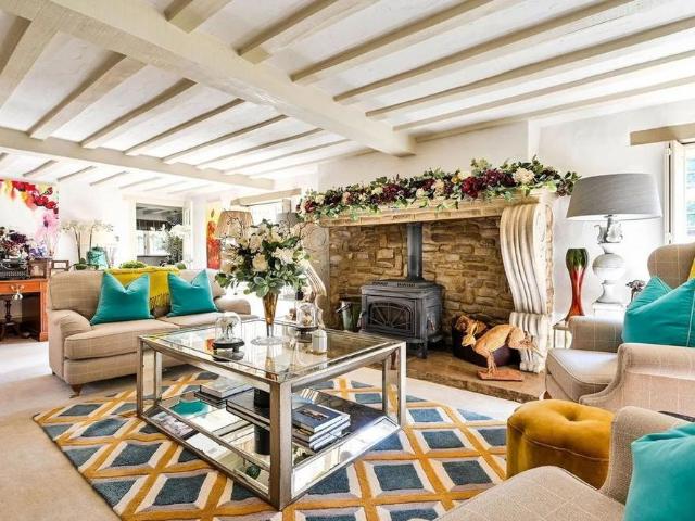 4 bedroom barn conversion to rent