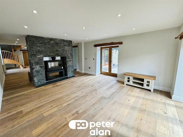 4 bedroom barn conversion to rent