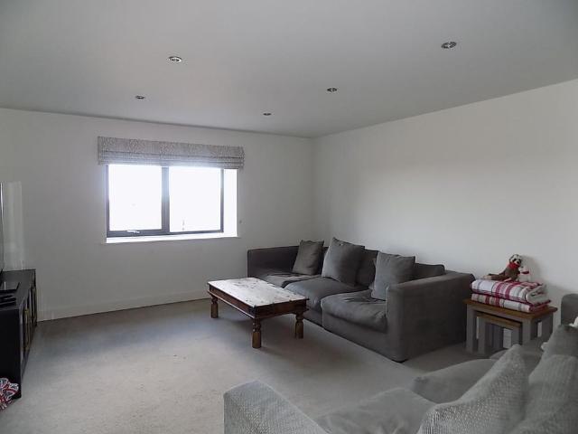 4 bedroom barn conversion to rent