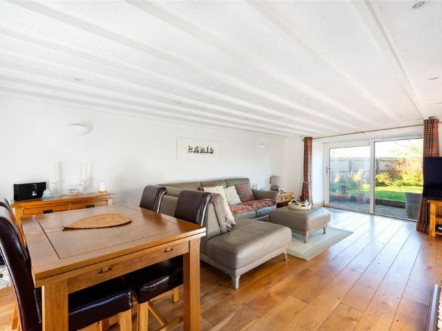 4 bedroom barn conversion to rent