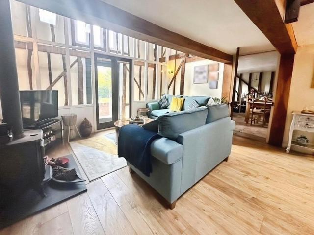 4 bedroom barn conversion to rent