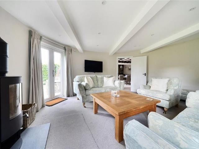 4 bedroom barn conversion to rent