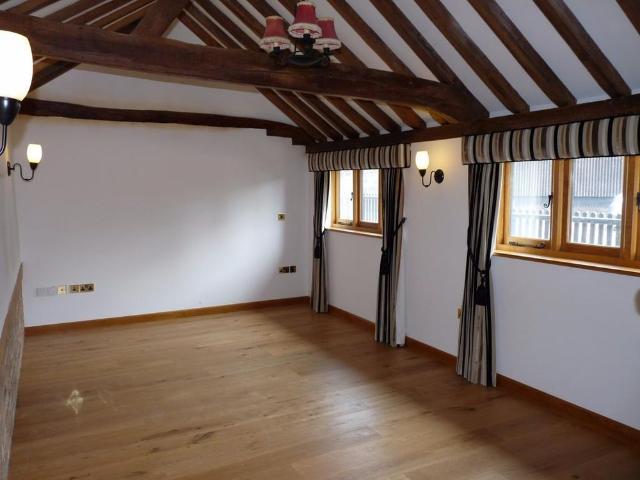 4 bedroom barn conversion to rent
