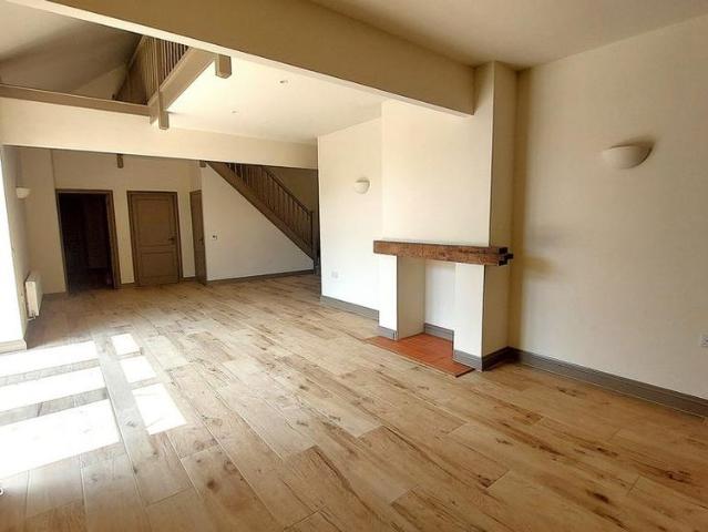 4 bedroom barn conversion to rent