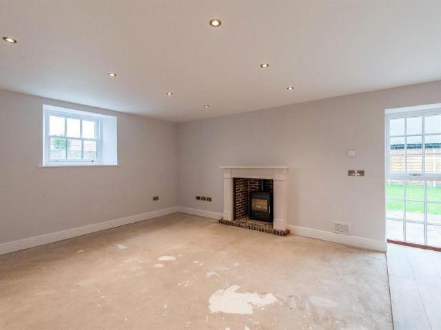 4 bedroom barn conversion to rent