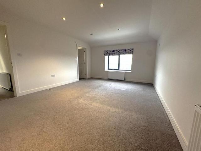 4 bedroom barn conversion to rent