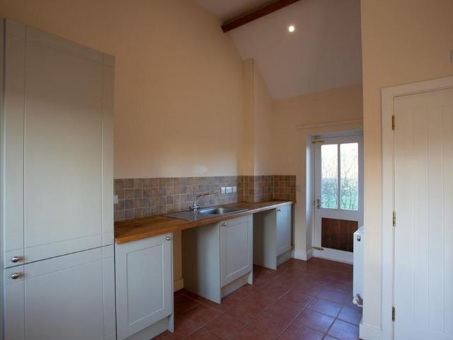 4 bedroom barn conversion to rent