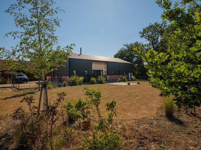 4 bedroom barn for sale