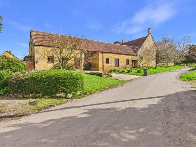 4 bedroom barn for sale