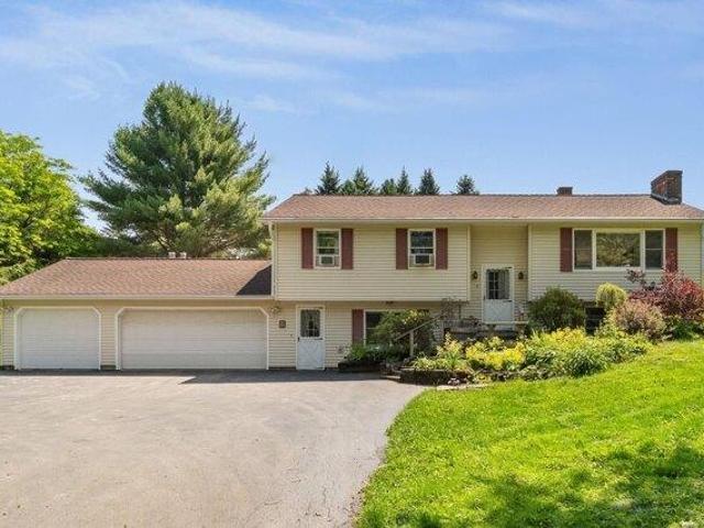 4 bedroom, Barre VT 05641 105496211