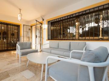 4 bedroom beachside duplex with private pool in Marbella East