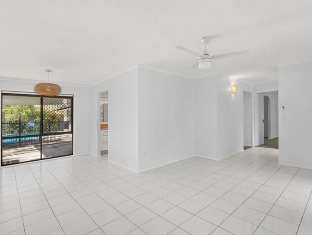 4 bedroom beauty with a pool!