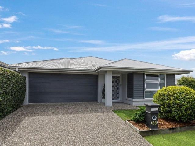 4 Bedroom Beauty!
