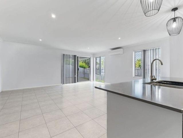 4 Bedroom Beauty!