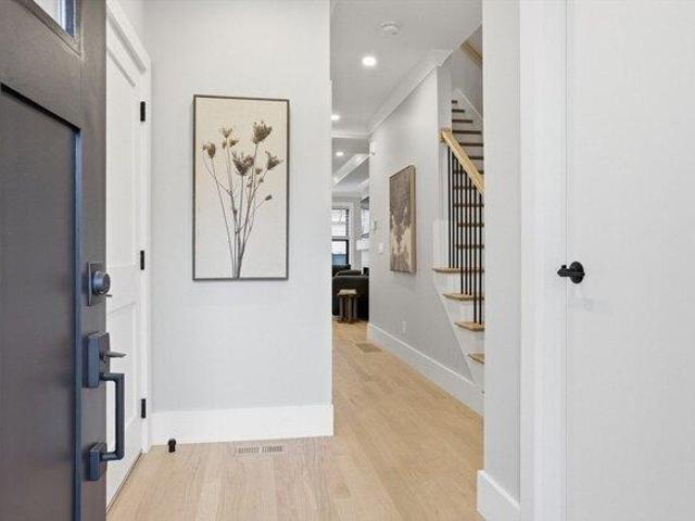 4 bedroom, Bedford MA 01730 105418583