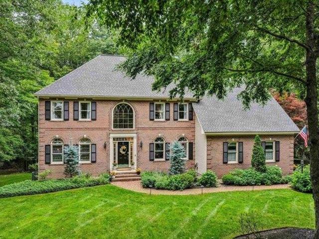 4 bedroom, Bedford NH 03110 105561161