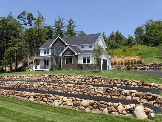 4 bedroom, Bedford NH 03110 105561174