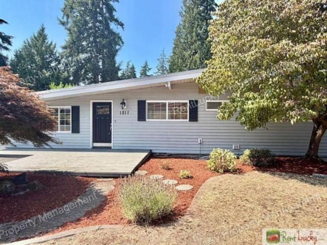 4 bedroom, Bellevue WA 98007 105165045