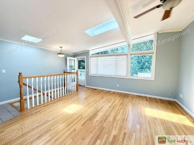 4 bedroom, Bellevue WA 98007 105208413