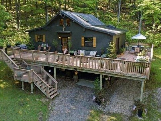 4 bedroom, Bennington VT 05201 104609061
