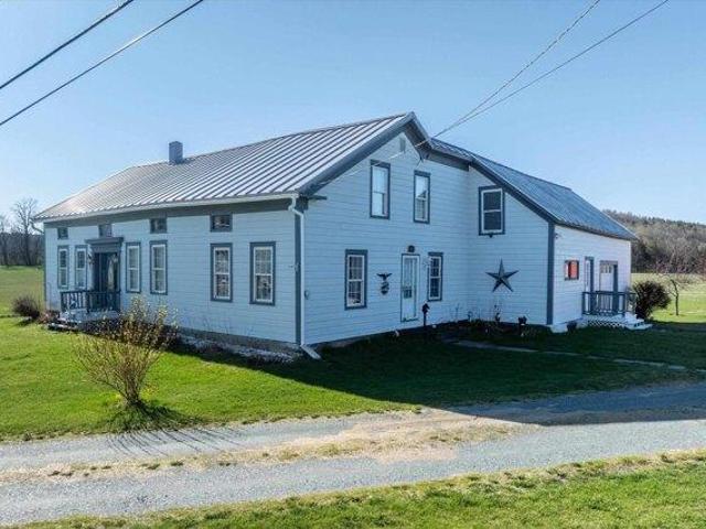 4 bedroom, Benson VT 05743 105680540