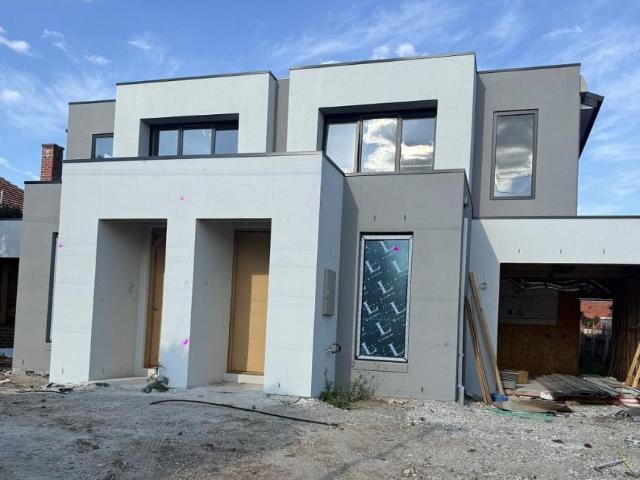 4 Bedroom House Bentleigh, VIC 102668095