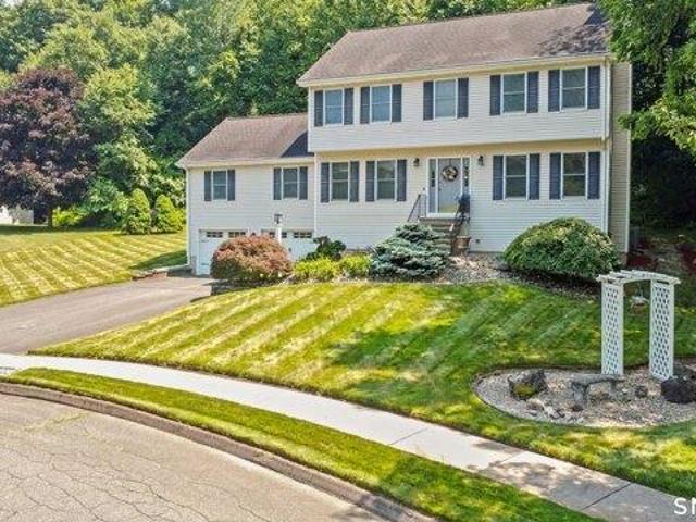 4 bedroom, Berlin CT 06037 104832054