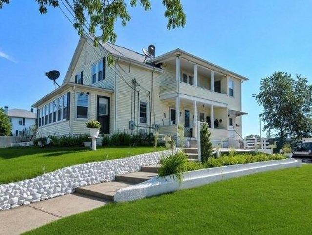 4 bedroom, Blackstone MA 01504 105496974