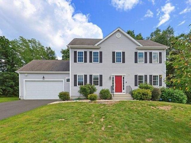 4 bedroom, Blackstone MA 01504 105558490