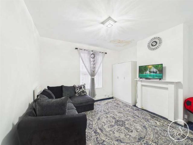 4 Bedroom Block Of Apartments Flat