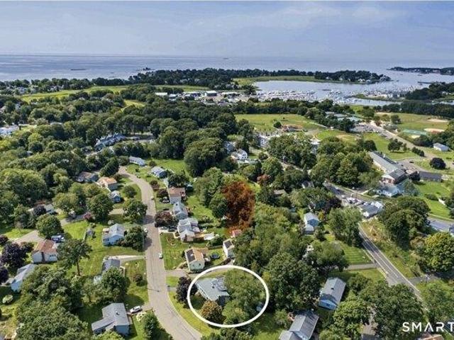 4 bedroom, Branford CT 06405 105576785
