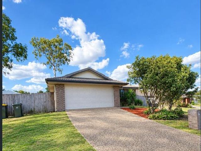 4 Bedroom brick family home!